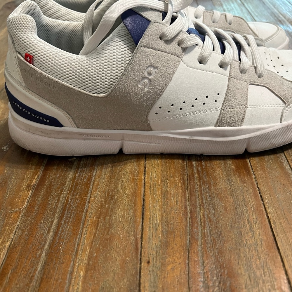 On cloud running shoes. "On the Roger" clubhouse white and indigo.